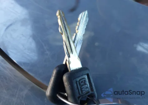 1998 Chevrolet C1500 Fleetside z USA, uszkodzony, nr VIN 1GCEC14W7WZ185024